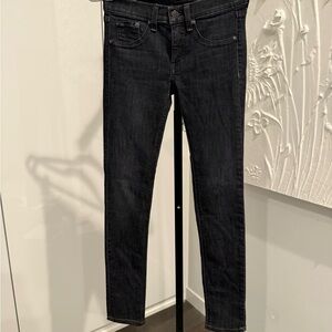 Elegant Black Skinny Jeans for Women